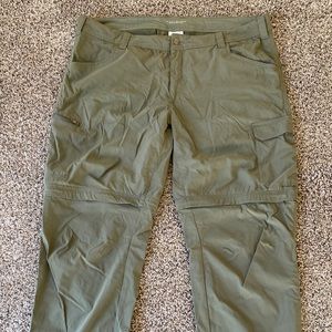 Columbia Men’s Omni Shade UVA & UVB Sun Protection Size 42W x 34L